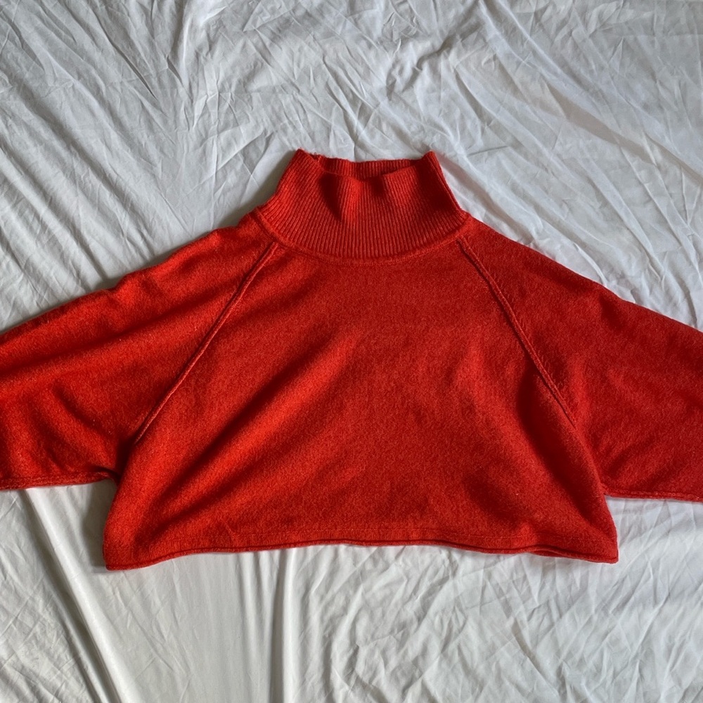URBAN OUTFITTERS cropped sweater